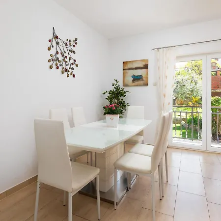 Loredana Apartment
